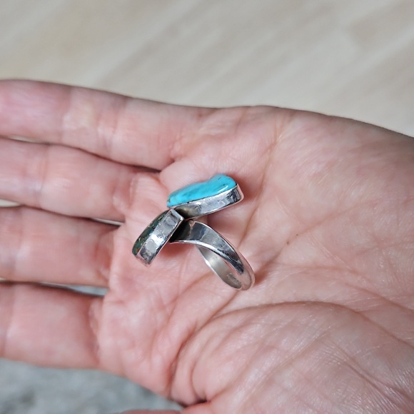 Silver and Turquoise Adjustable Ring - Picture 3 of 9